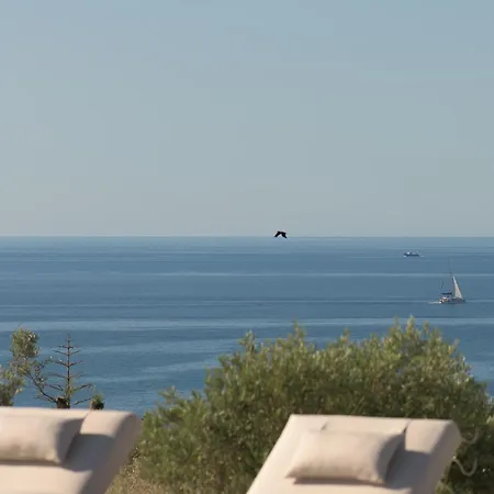 Lioterra Estate, 1,5acres Inspired By Earth & Sea, By Thinkvilla レティムノ