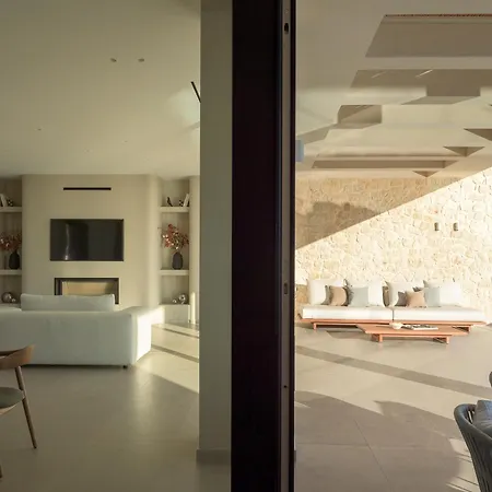 Lioterra Estate, 1,5acres Inspired By Earth & Sea, By Thinkvilla ヴィラ レティムノ